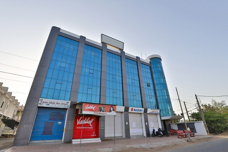 Hotel Oyo 30281 Krl Inn