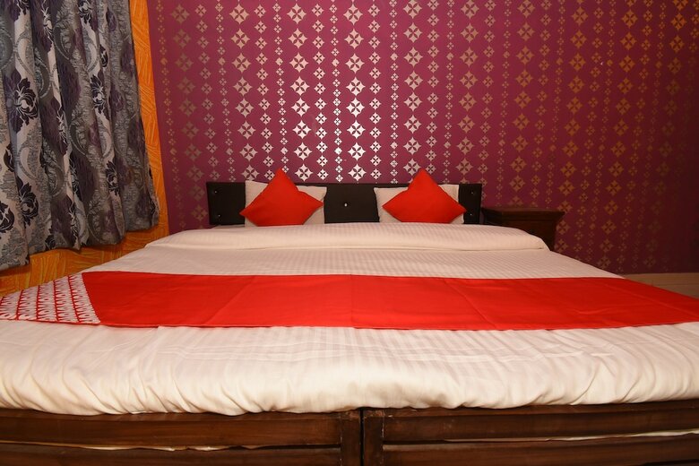 Hotel Oyo 38412 Kavya International