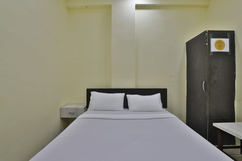 Spot On 44781 Hotel Shine Stay