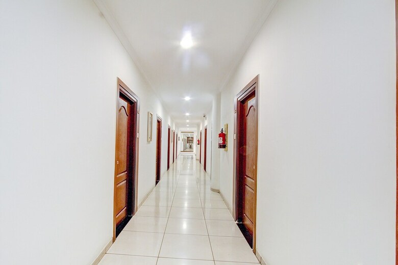 Capital O 45454 Hotel The Spring