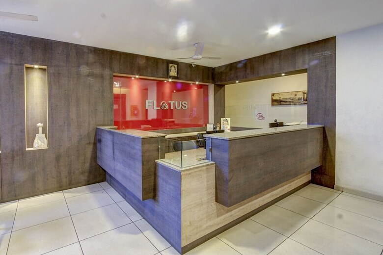 Capital O 45454 Hotel The Spring