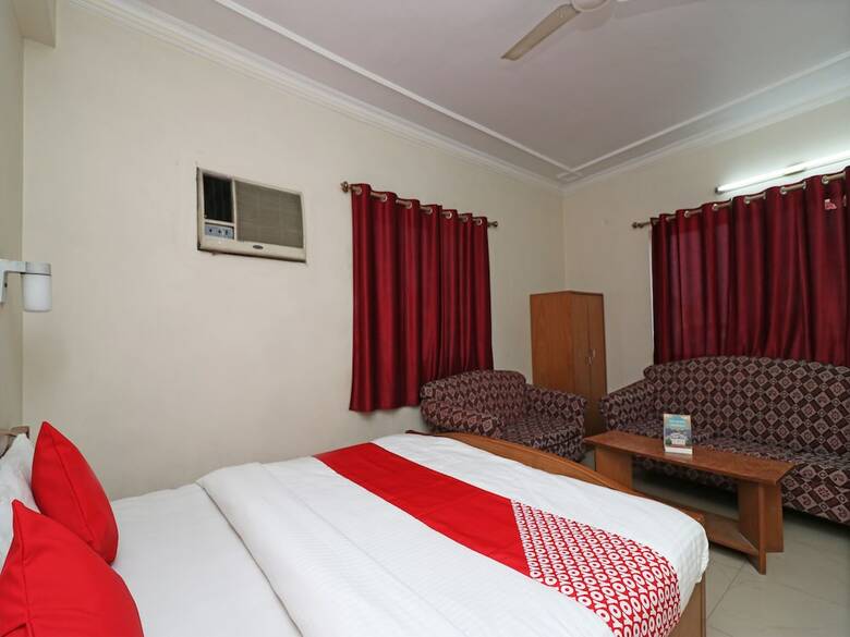 Oyo 28130 Hotel Shiva