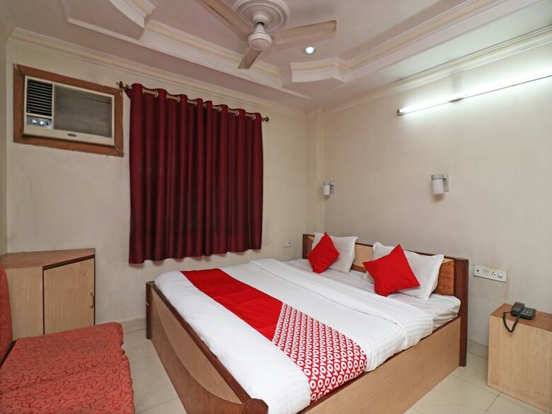 Oyo 28130 Hotel Shiva
