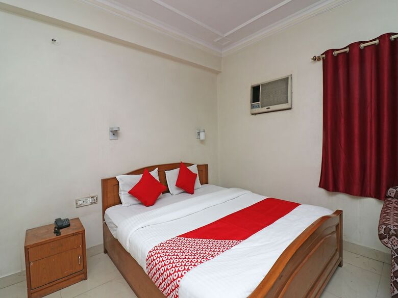 Oyo 28130 Hotel Shiva