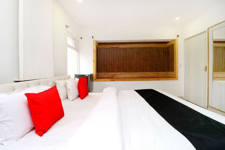 Hotel Capital O 3864 Master Farm