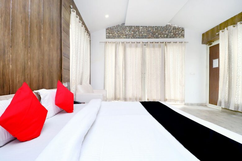 Hotel Capital O 3864 Master Farm