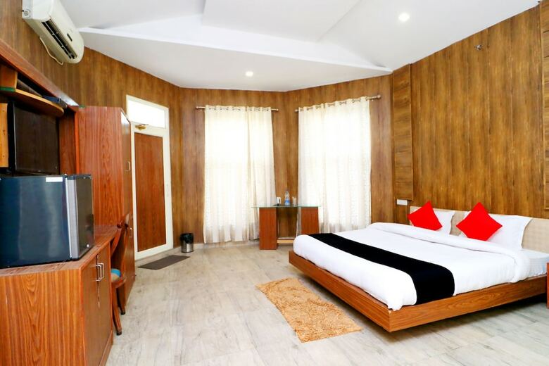 Hotel Capital O 3864 Master Farm