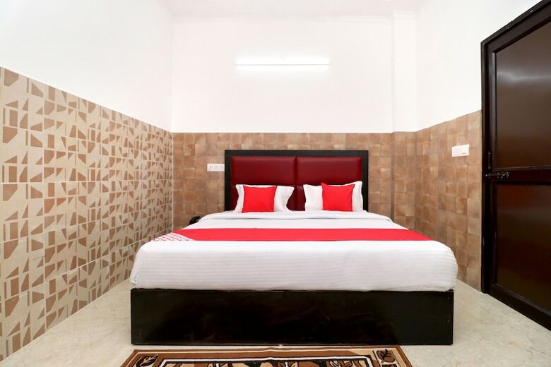 Oyo 33475 Hotel Orient View