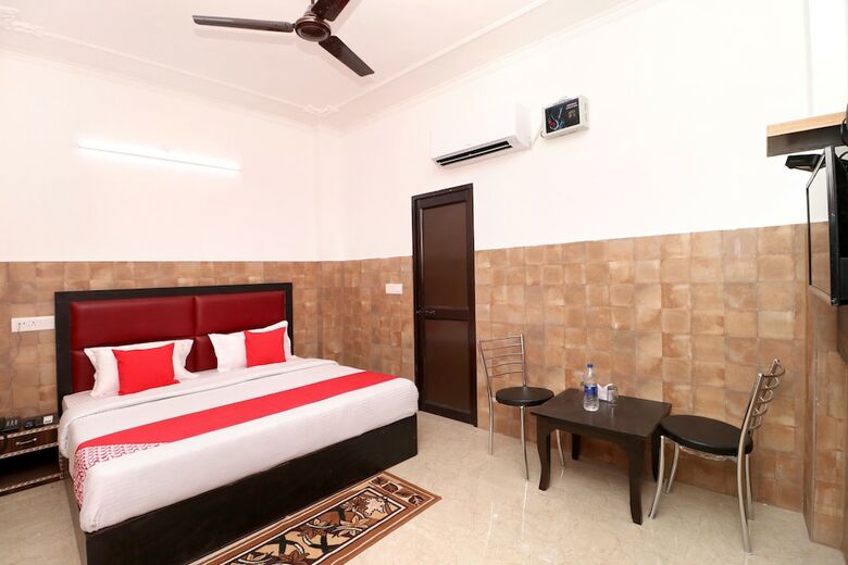 Oyo 33475 Hotel Orient View