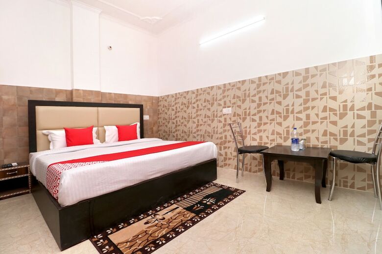 Oyo 33475 Hotel Orient View
