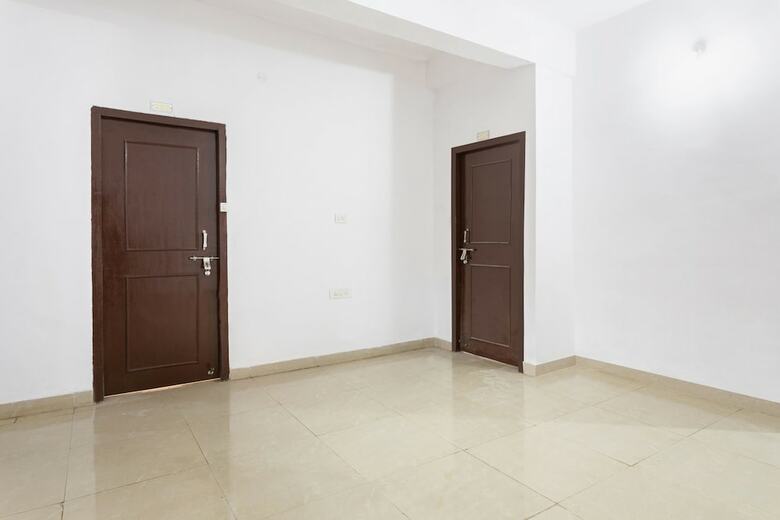 Oyo 28691 Hotel Golden Star
