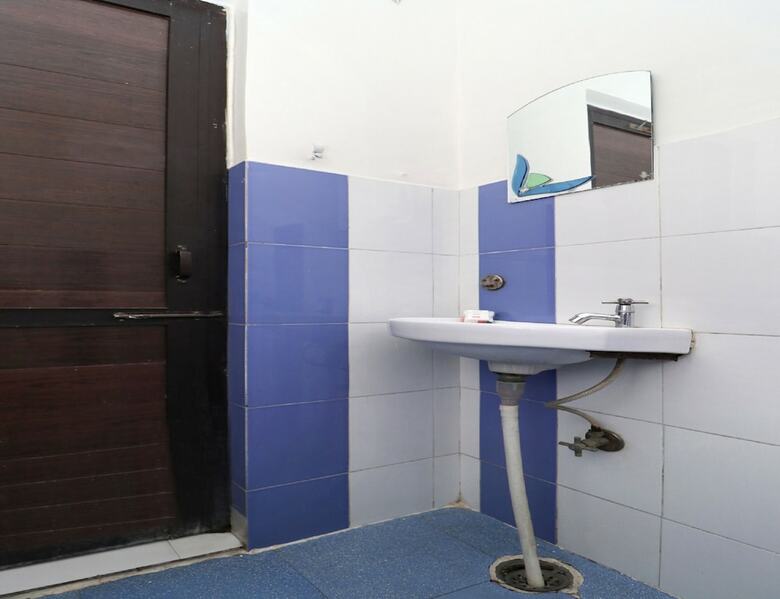Oyo 28691 Hotel Golden Star