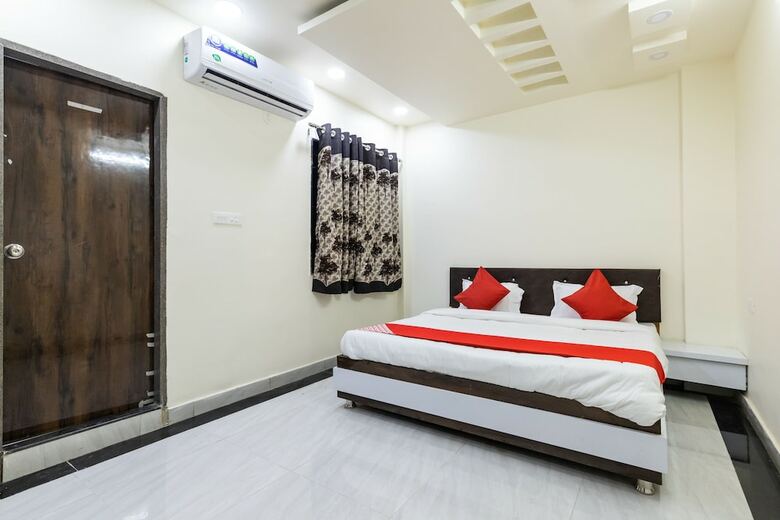 Oyo 39426 Hotel Lotus
