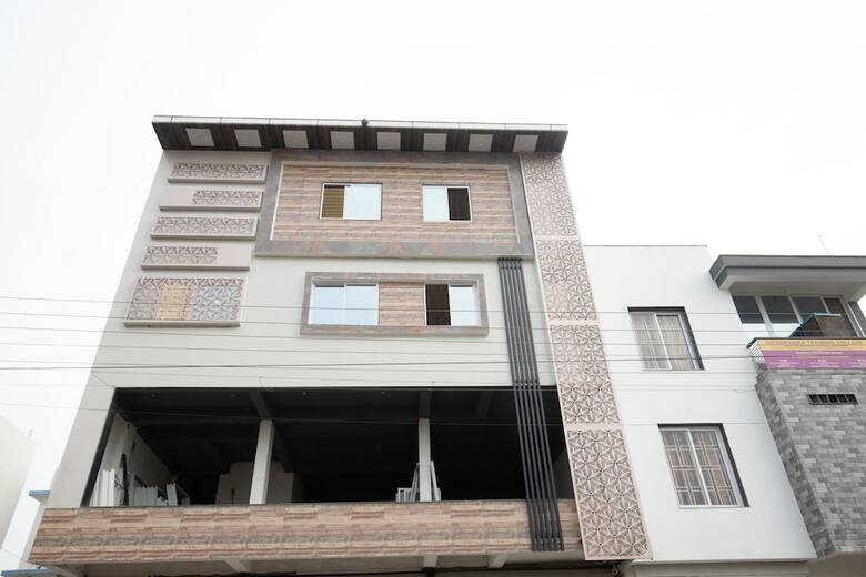 Oyo 39426 Hotel Lotus