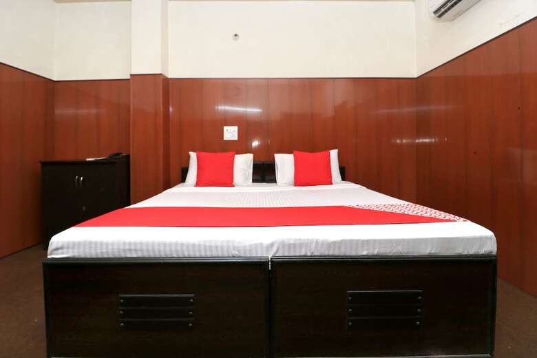 Oyo 27614 Hotel Oscar Inn