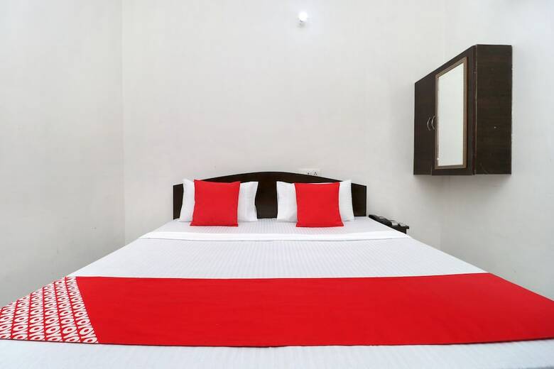 Oyo 27614 Hotel Oscar Inn
