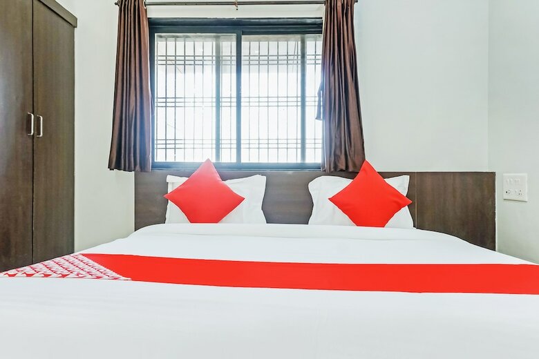 Oyo 33396 Hotel Kartik