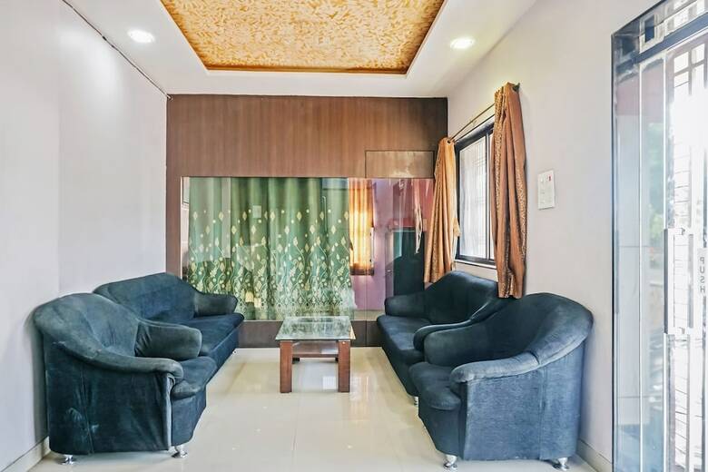 Oyo 33396 Hotel Kartik