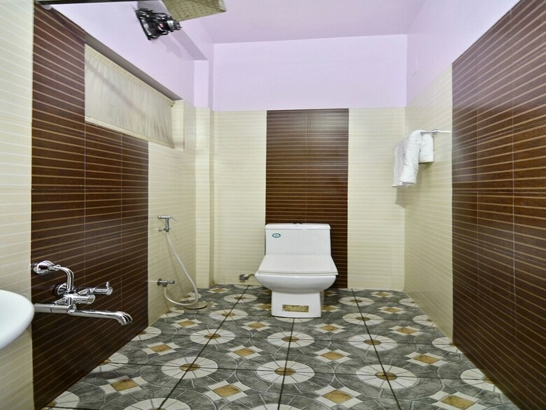 Hotel Oyo 44093 Shanthi Residency
