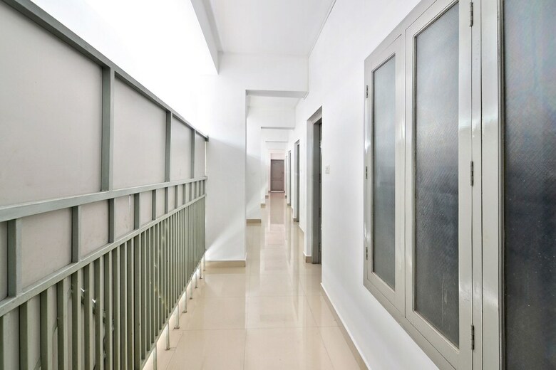 Hotel Oyo 44093 Shanthi Residency
