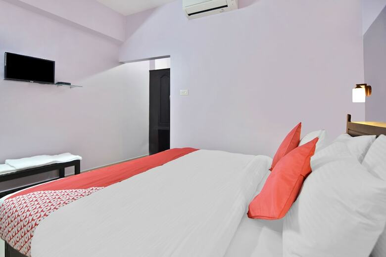 Hotel Oyo 44093 Shanthi Residency