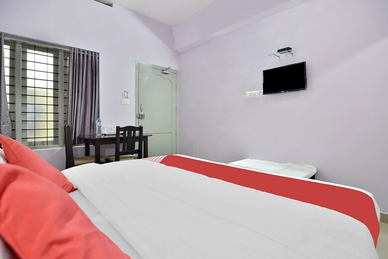 Hotel Oyo 44093 Shanthi Residency