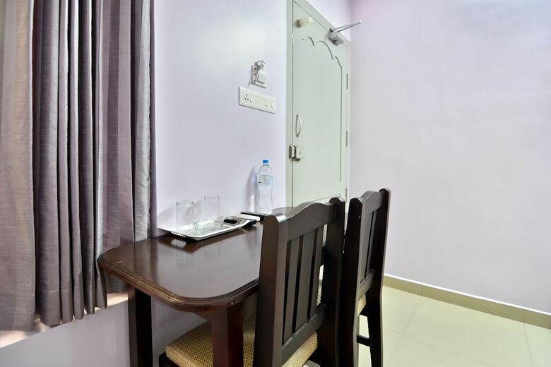 Hotel Oyo 44093 Shanthi Residency