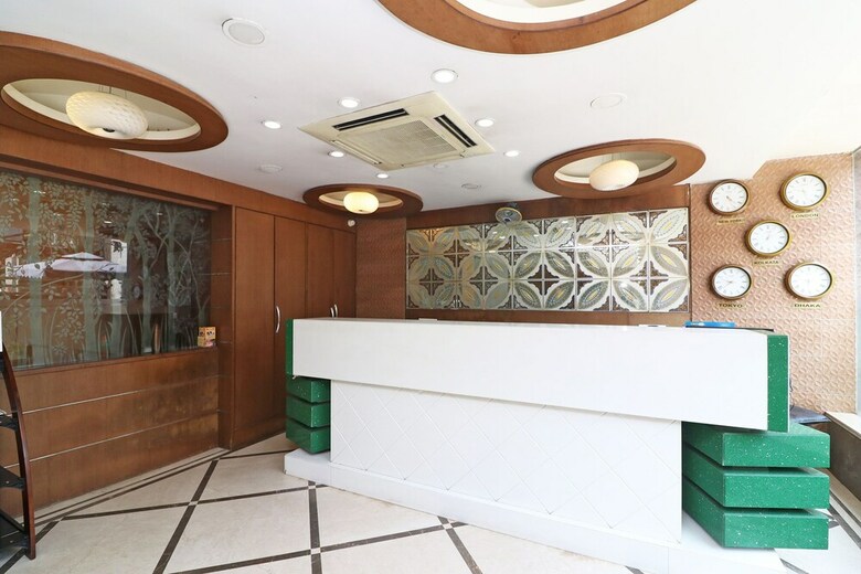 Capital O 1138 Hotel Emerald