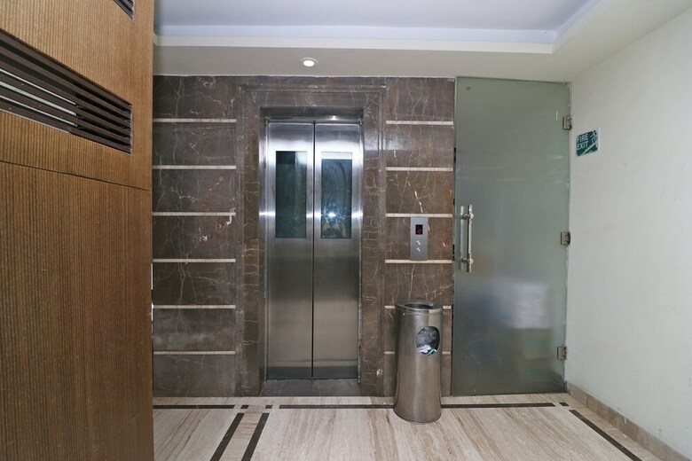 Capital O 1138 Hotel Emerald