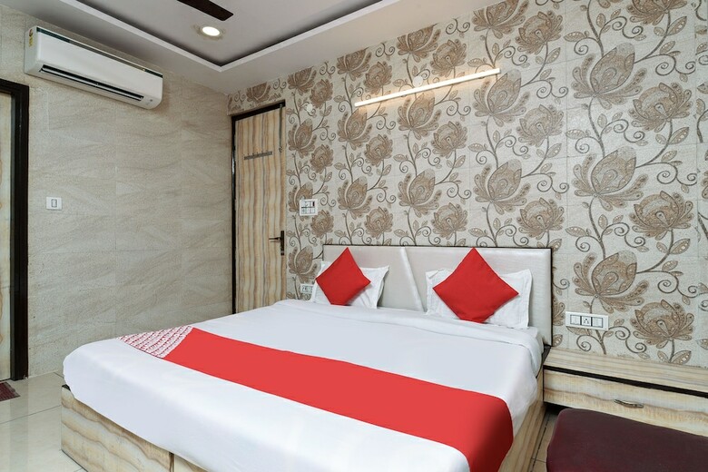 Hotel Oyo Flagship 19542 Flamingo Grand