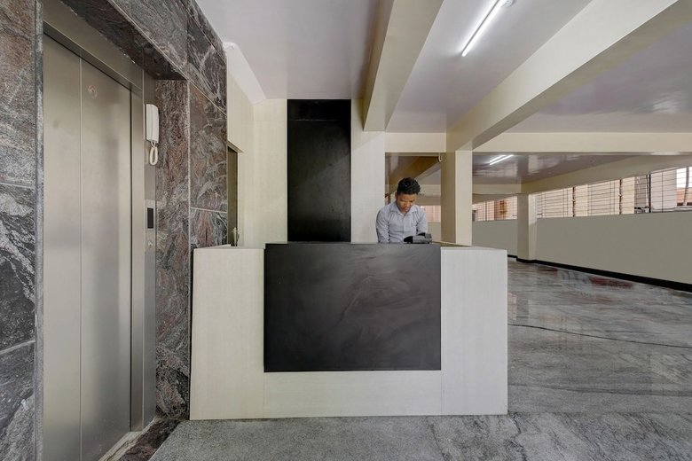 Hotel Oyo 13933 Varcity Pearl