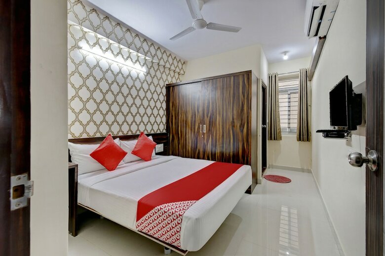 Hotel Oyo 13933 Varcity Pearl