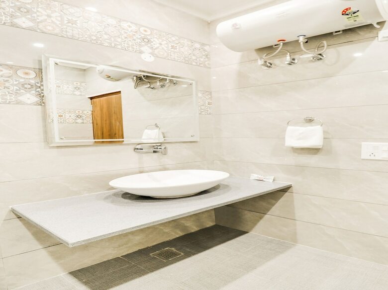 Capital O 44117 Hotel Alphonso