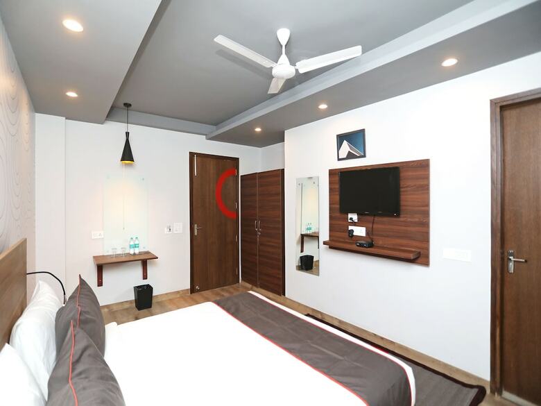Hotel Collection O 218 Palam Vihar