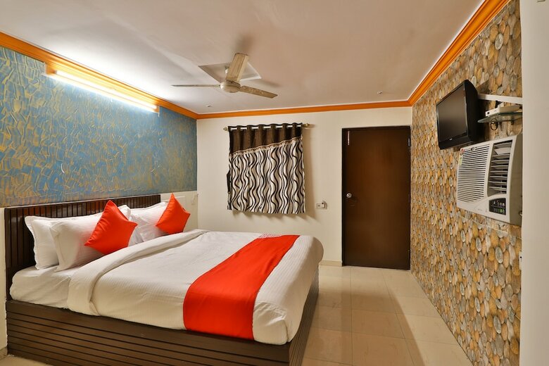 Oyo 29318 Hotel Krishna Palace