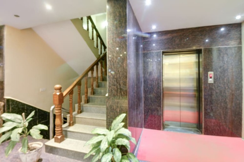Oyo 28047 Hotel Galaxy Residency