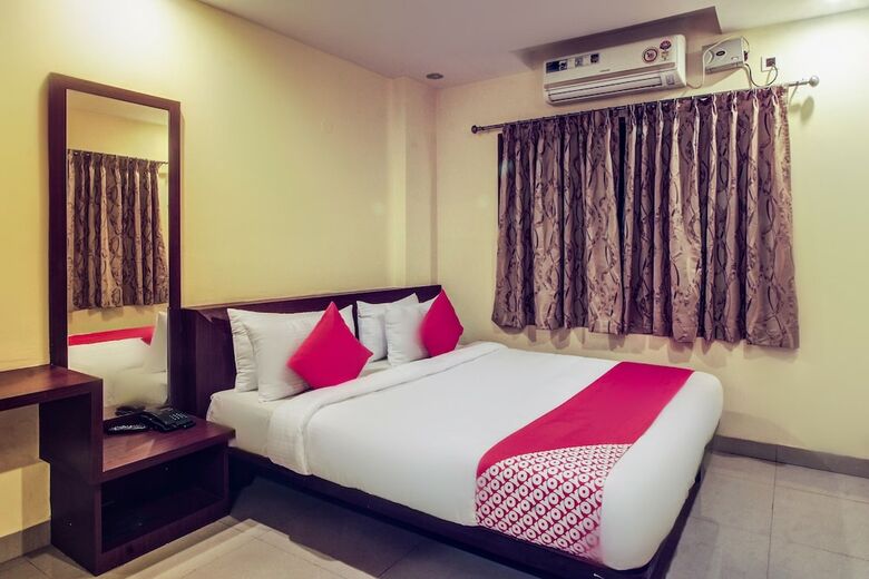Oyo 28047 Hotel Galaxy Residency