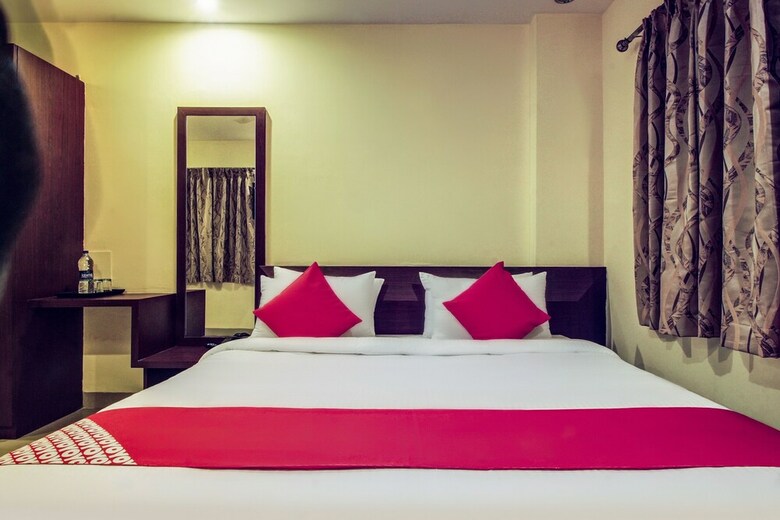 Oyo 28047 Hotel Galaxy Residency