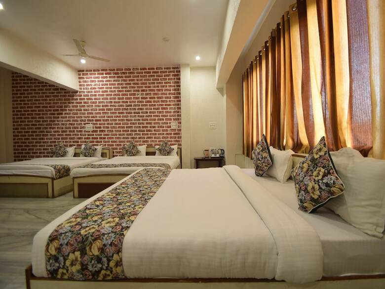 Oyo 30226 Hotel Darshan Palace