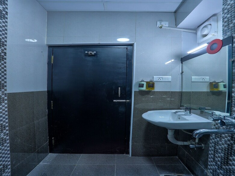Hotel Collection O 30090 Mayajaal Multiplex