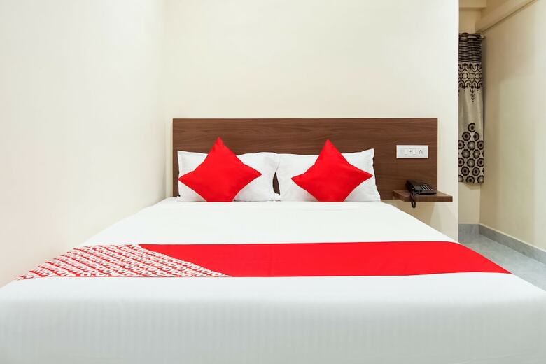 Hotel Oyo 29061 Suryas Grand
