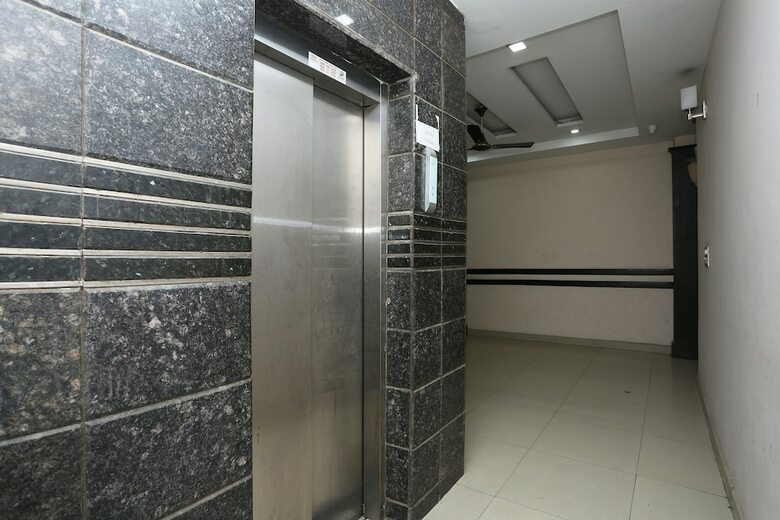 Oyo 29690 Hotel Galaxy