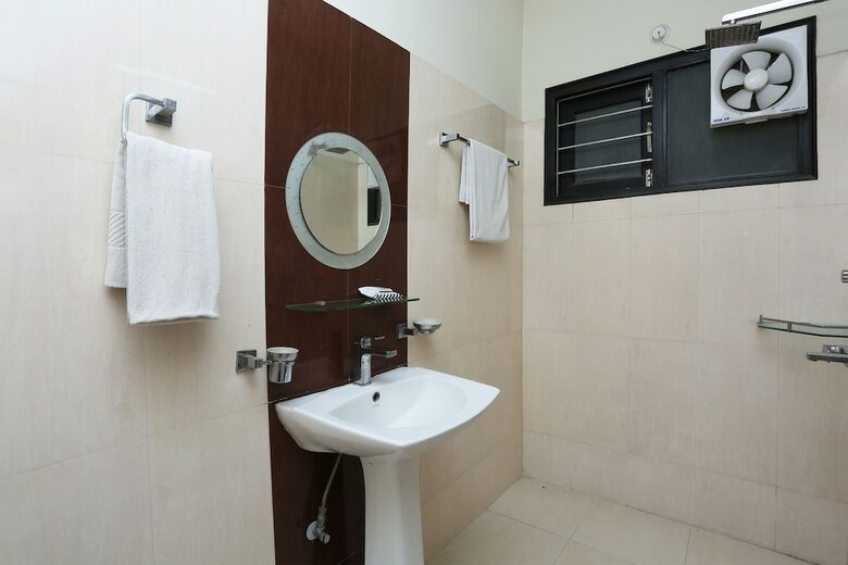 Oyo 29690 Hotel Galaxy