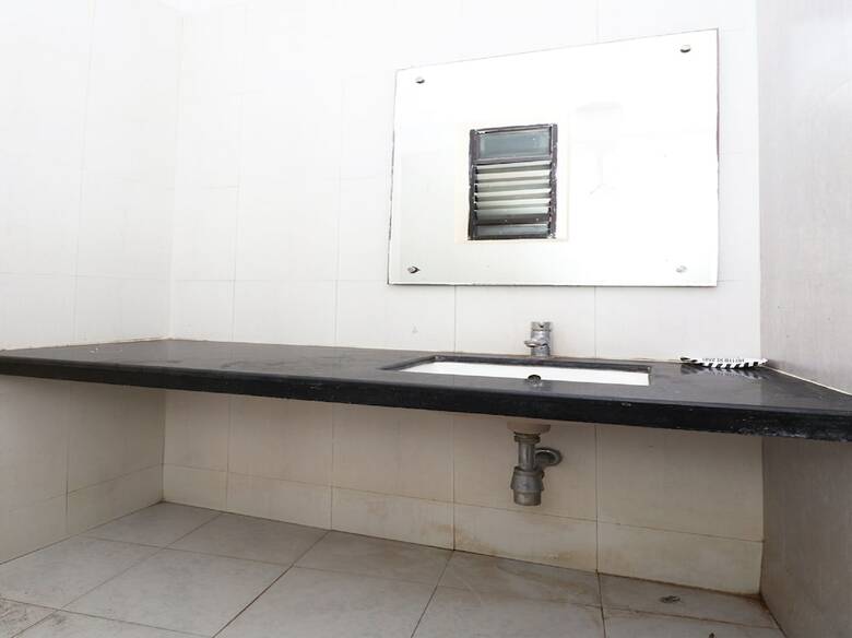 Oyo 28796 Hotel Rajhans