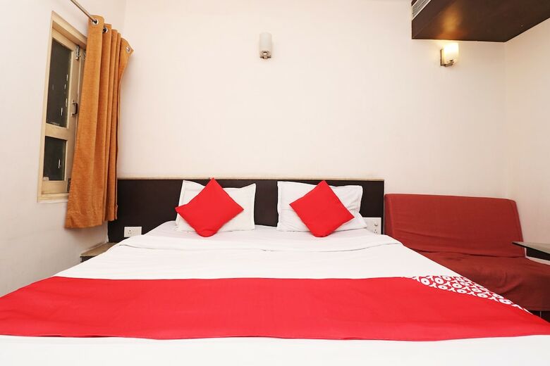 Oyo 28796 Hotel Rajhans