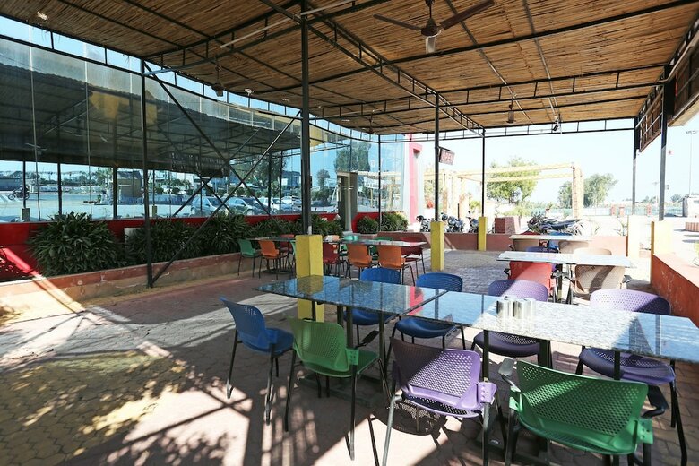 Hotel Oyo 29427 Mehak Garden