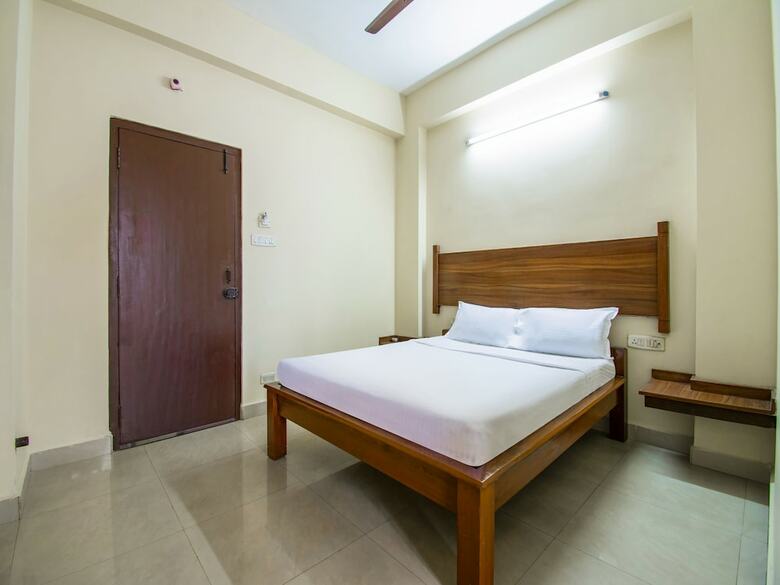 Hotel Spot On 15830 Ssg Residency