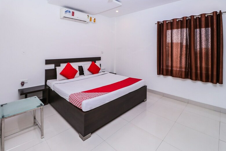 Oyo 26173 Hotel Divine Residency