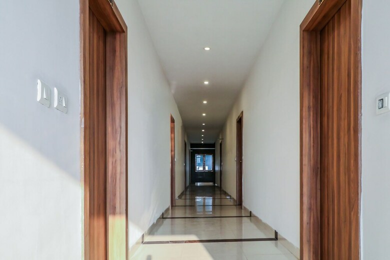 Oyo 26173 Hotel Divine Residency