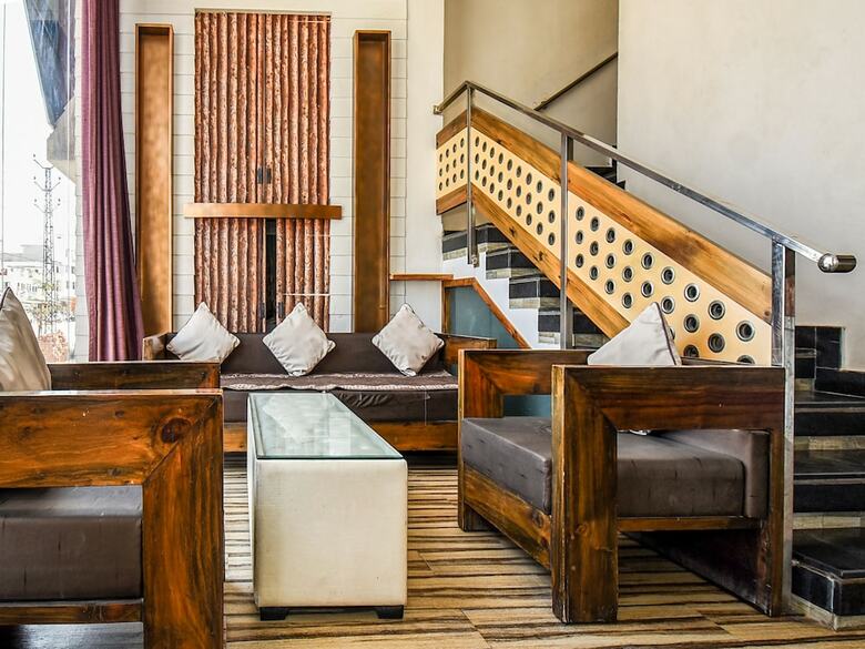 Hotel Oyo 29348 Marwar Heritage
